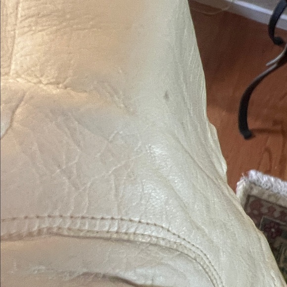 Vintage Sophisticated White Leather Gloves - Picture 10 of 14